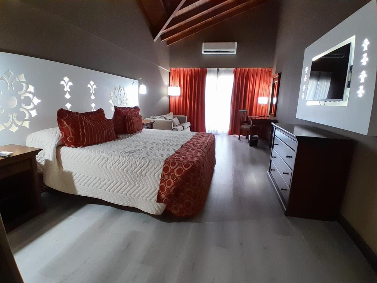 Howard Johnson Pilar Resort Spa & Convention Center Kültér fotó