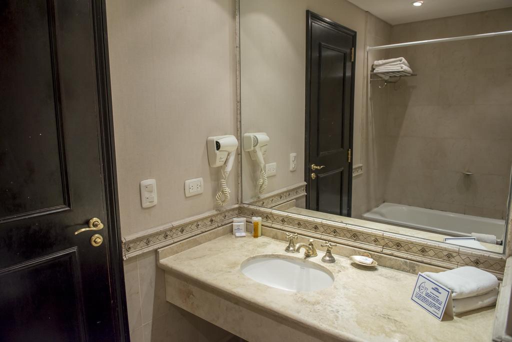 Howard Johnson Pilar Resort Spa & Convention Center Kültér fotó